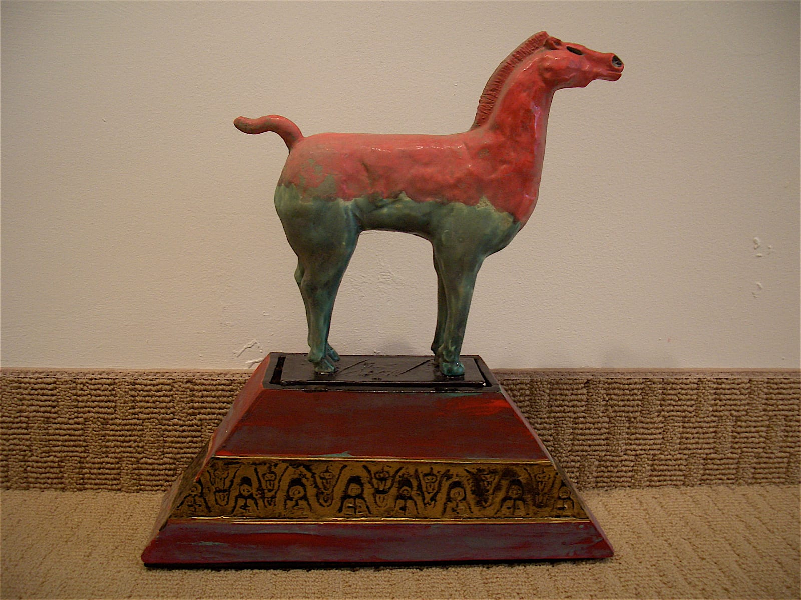 HAN HORSE ON PEDASTAL