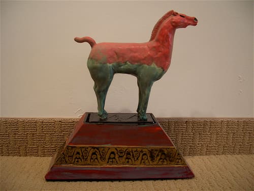 HAN HORSE ON PEDASTAL